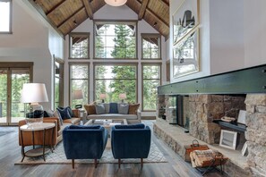 Home Decor, Furniture, Table, Indoors, Living Room