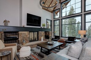 Home Decor, Indoors, Furniture, Living Room, Table
