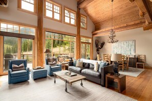 Home Decor, Indoors, Furniture, Living Room, Table
