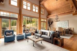 Home Decor, Indoors, Furniture, Living Room, Table