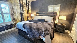 The Alligator room, 1st floor