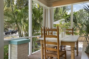 Outdoor dining table on the lanai