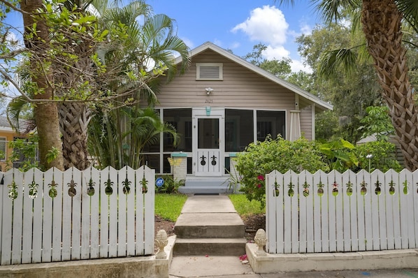 The Pineapple Bungalow Front Entrance