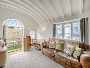 Living area | Roosters Retreat - Subiaco Holidays, Minehead