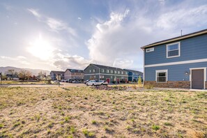 Surrounding Area | Mountain Views