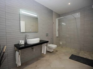 Shower,Toilet