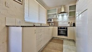 Swell Villa 6 - Kalbarri Accommodation Service