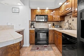 Indoors,Microwave,Oven,Kitchen,Sink