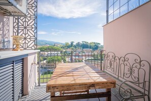 Autumn, Balcony / Terrace / Patio, Spring, Summer