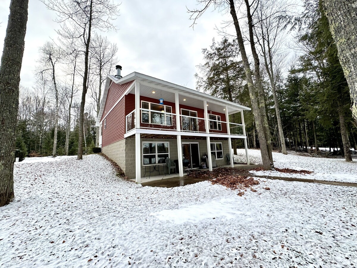 Private, Beautiful Lake Front Home in Prime Location