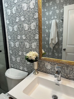 New Wallpaper.Step-in Shower,Floating Vanity,Bamboo Mirror & lots of Towel Hooks