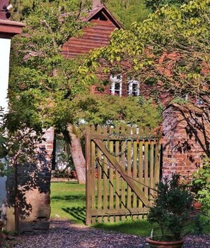 Entrance / Reception