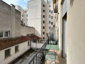 balcony