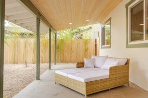 Chaise Lounge