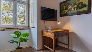 A desk with a view, perfect for writing or reflecting during your stay.
#relax #view #portugal #pt #lisbon