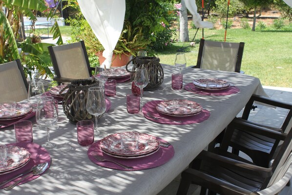 Outdoor dining