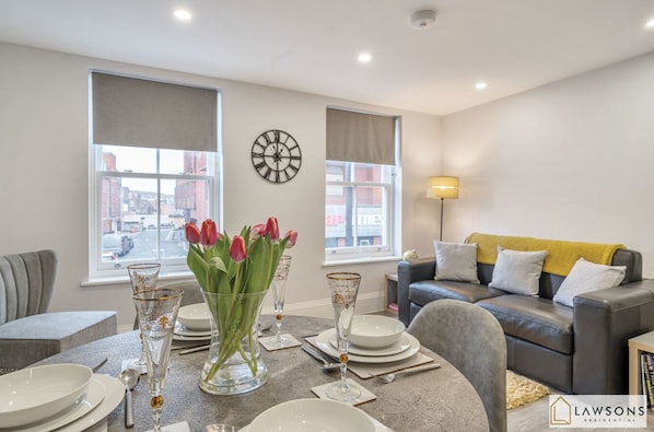 Dining table/living area