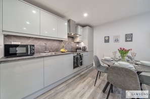 Kitchen/dining area (1)