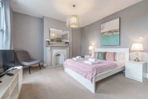 Bedroom 1 (2)