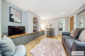 Living/dining room (2)