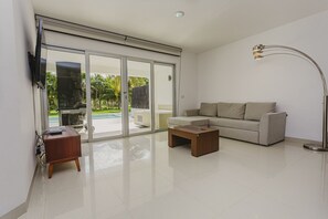 Building,Furniture,Indoors,Living Room,Floor