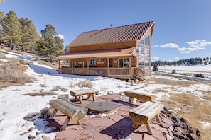 Cabin Exterior | Wood-Burning Fire Pit