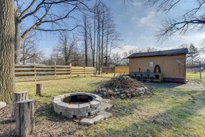 Shared Outdoor Space | Wood-Burning Fire Pit