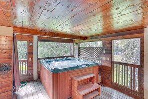 Outdoor Space | Private Hot Tub