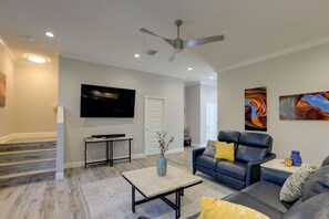 Living Room | 1st Floor | Smart TV | Free WiFi | Central A/C & Heat Pump