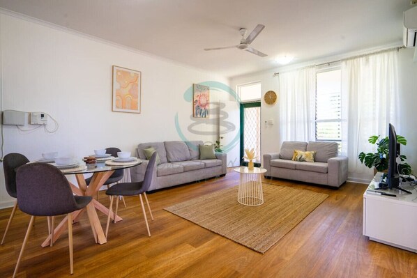 Zen Nest: Cozy  ~ Lawn ~ Minimalist - Create unforgettable moments in our spacious living room, where every memory is made in comfort and style
