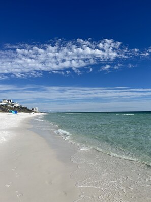 Seagrove beach is a couple mins away