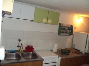 Kitchen 2