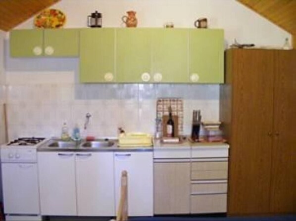 Kitchen 1