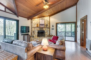 Living Room | Queen Sleeper Sofa | Central Air Conditioning & Heating
