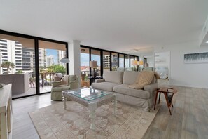 Beautiful Large Living room