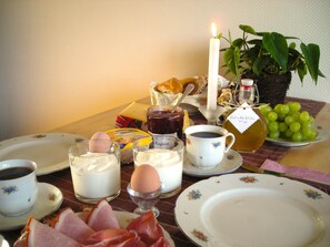 Breakfast meal