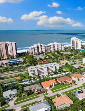 Beach access to the North at Winterberry Drive