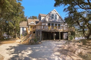 Experience luxury beach living at its finest in this updated 4-bed, 4-bath home in Duck, NC! ️ Step right onto the sand from your doorstep and cool off in your private pool afterwards. Book your dream Outer Banks getaway today! #DuckNC #BeachHouse