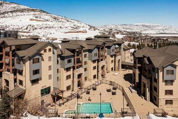 Silverado Lodge Studio in the Canyons Village with Amenities