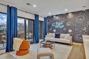 Be sure to take some photos during your stay in front of our beautiful mural!
