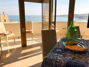 Vue sur la plage ou l’océan