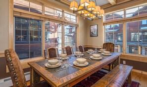 Dining Area to Seat 8