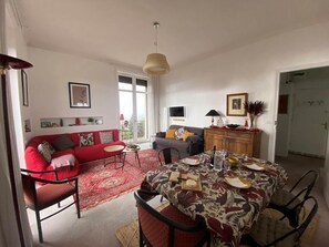 Salle à manger spacieuse, pour un moment convivial