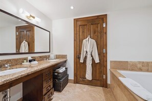 AspenMtnResidences-17A2-5014