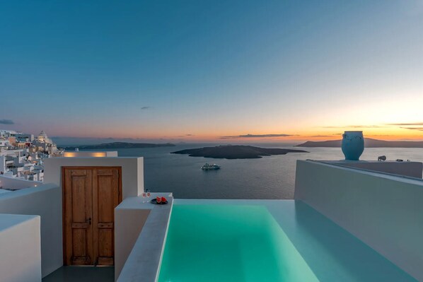 Luxury Grand Santorini Villa | 3 Bedrooms | Unforgettable Caldera Sea Views & Outdoor Hot Tub | Fira