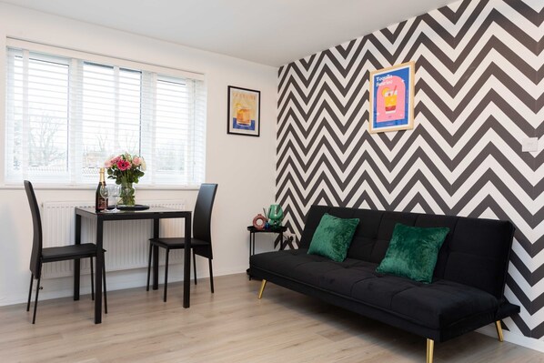 Living Room / Lounge