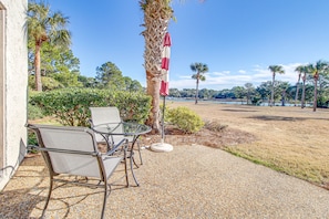 Outdoor Space | Walk to Beach & Calibogue Sound