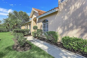 Solar lit walkway side entrance