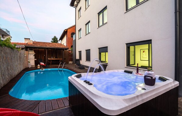 pool