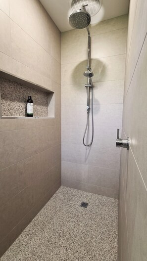 Ensuite shower